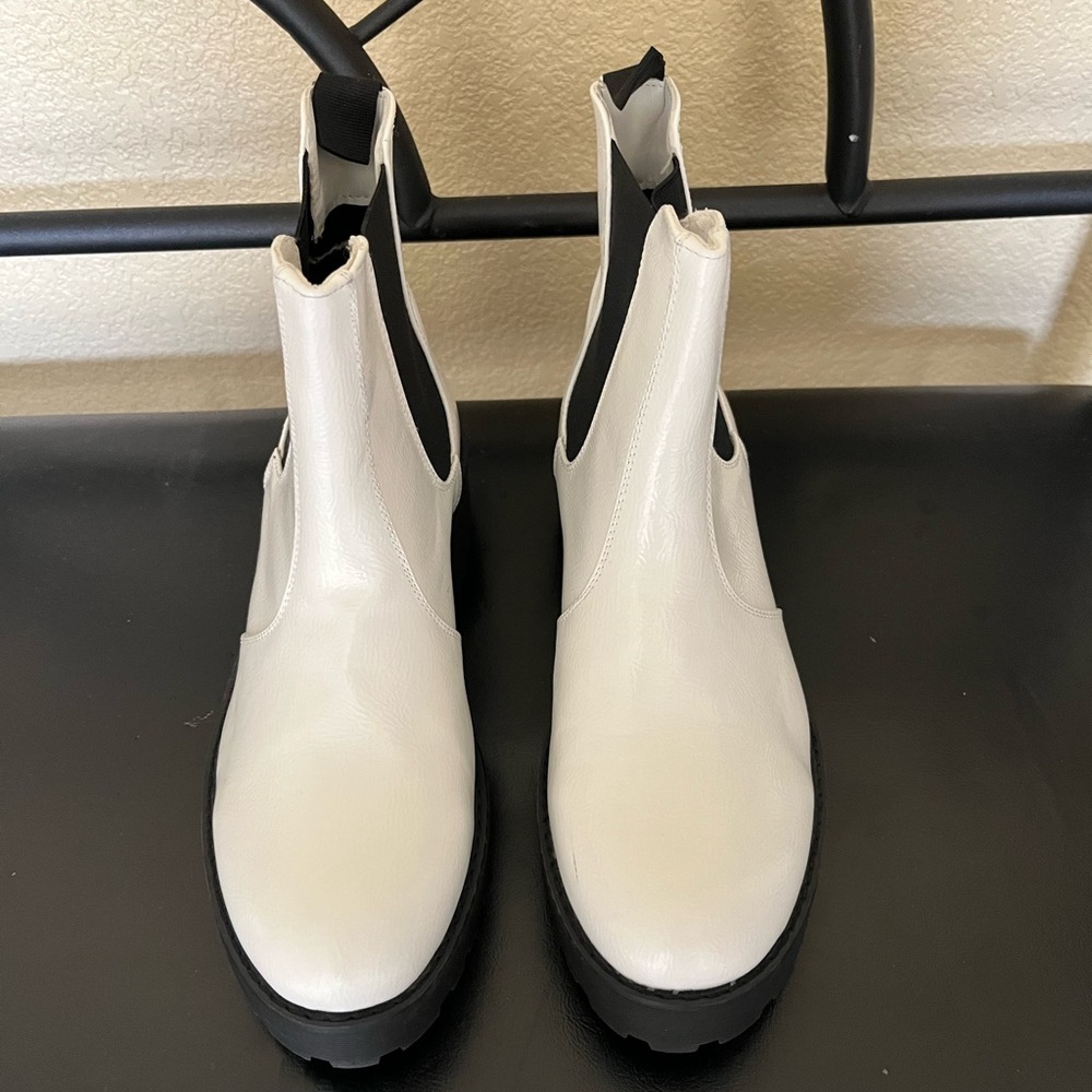 BRAND NEW white chunky boots